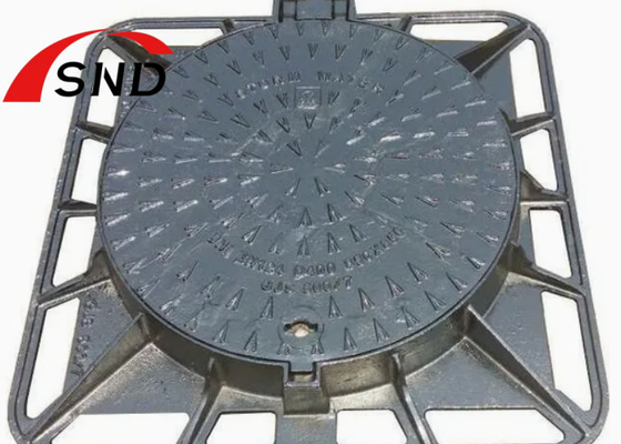 المفصل المزدوج والغلق المزدوج غطاء الفتحة الحديدية الضعيفة 600 * 600mm C250